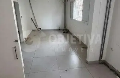 Casa comercial com documentação para empresas disponível para aluguel