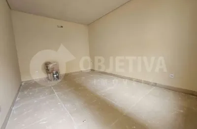 Ponto comercial para alugar em Saraiva, Uberlândia 