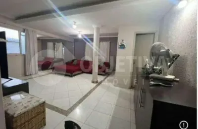 Casa à venda, 6 quartos, 3 suítes, 4 vagas, osvaldo rezende - uberlandia/mg