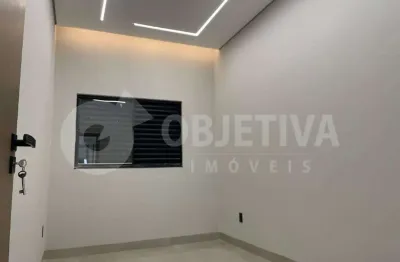 Casa à venda, 2 quartos, 1 suíte, 2 vagas, jardim holanda - uberlandia/mg
