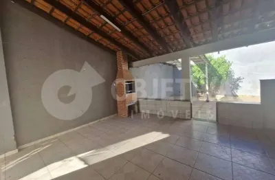 Casa à venda, 3 quartos, 1 suíte, 4 vagas, santa monica - uberlandia/mg