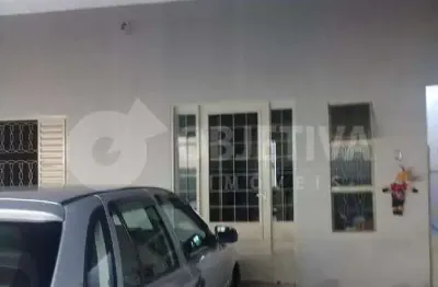 Casa à venda, 3 quartos, 4 vagas, residencial gramado - uberlandia/mg