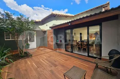 Casa para aluguel, 3 quartos, 1 suíte, 2 vagas, martins - uberlandia/mg