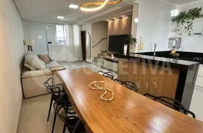 Casa à venda, 3 quartos, 1 suíte, 2 vagas, praça alto umuarama - uberlandia/mg