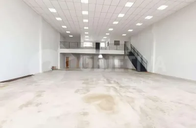 Ponto comercial para alugar em Saraiva, Uberlândia 