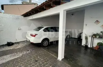 Casa à venda, 3 quartos, 1 suíte, 4 vagas, santa monica - uberlandia/mg