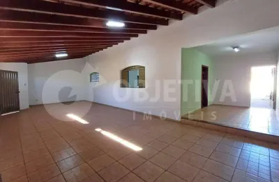 Casa à venda, 4 quartos, 1 suíte, 4 vagas, santa monica - uberlandia/mg
