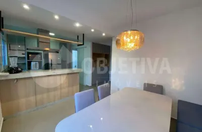 Belíssima casa estilo sobrado mobiliada no condomínio fechado alto paradiso disponível para aluguel