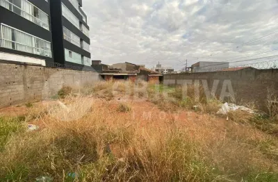 Terreno à venda no Santa Mônica, Uberlândia 