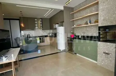 Casa em condomínio à venda, 3 quartos, 1 suíte, 3 vagas, condomínio raros alto umuarama - uberlandia/mg