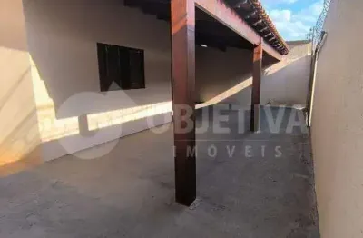 Casa com 3 quartos à venda no Planalto, Uberlândia 