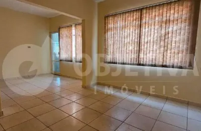 Casa para aluguel, 4 quartos, 1 suíte, 1 vaga, osvaldo rezende - uberlandia/mg