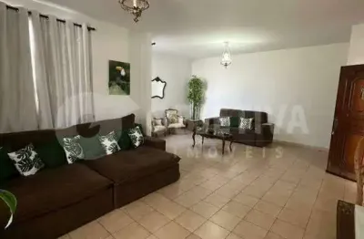 Casa à venda, 3 quartos, 1 suíte, 2 vagas, tubalina - uberlandia/mg