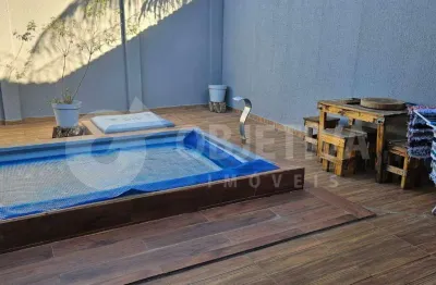 Casa com 3 quartos para alugar no Dona Zulmira, Uberlândia 