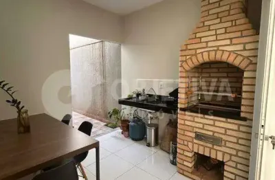 Casa à venda, 2 quartos, 1 suíte, 2 vagas, novo mundo - uberlandia/mg