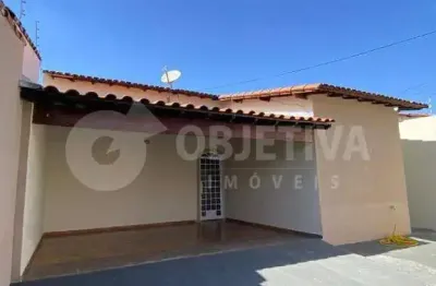 Casa à venda, 3 quartos, 1 suíte, 4 vagas, santa monica - uberlandia/mg