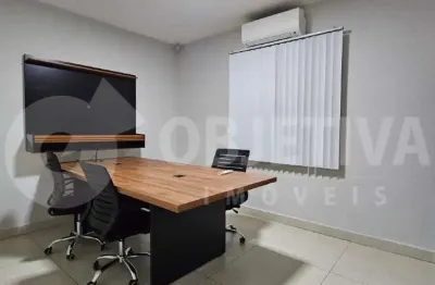 Casa para aluguel, 7 quartos, 5 vagas, SANTA MONICA - UBERLANDIA/MG