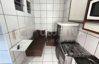 Casa com 2 quartos para alugar no Martins, Uberlândia 
