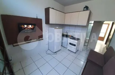 Casa com 2 quartos para alugar no Martins, Uberlândia 