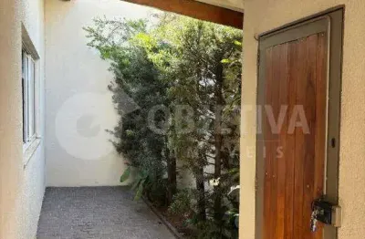 Casa à venda, 3 quartos, 2 suítes, 3 vagas, SANTA MONICA - UBERLANDIA/MG