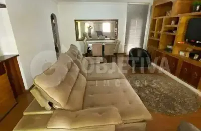 Casa para aluguel, 4 quartos, 1 suíte, 2 vagas, PATRIMONIO - UBERLANDIA/MG