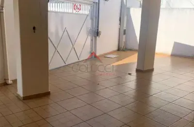 Casa com 3 quartos para alugar no Planalto, Araçatuba 
