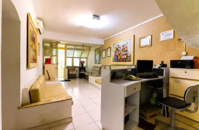 Casa à venda na Alameda dos Guaramomis, --, Moema, São Paulo