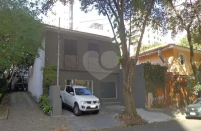 Casa à venda na Alameda dos Aicás, --, Moema, São Paulo