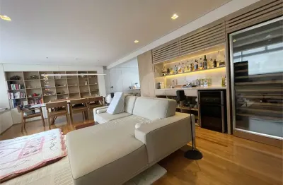 Apartamento com 3 quartos à venda na Rua Doutor Renato Paes de Barros, --, Itaim Bibi, São Paulo