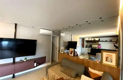 Apartamento à venda na Rua Cardeal Arcoverde, --, Pinheiros, São Paulo