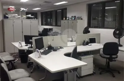 Sala comercial à venda na Alameda dos Nhambiquaras, --, Moema, São Paulo