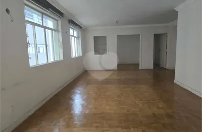 Apartamento com 3 quartos à venda na Rua Bela Cintra, --, Jardim América, São Paulo