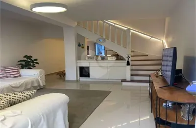 Casa com 3 quartos à venda na Rua das Camélias, --, Mirandópolis, São Paulo