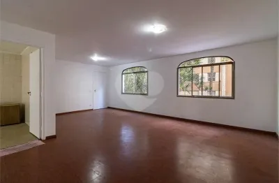 Apartamento com 3 quartos para alugar na Rua dos Franceses, --, Bela Vista, São Paulo