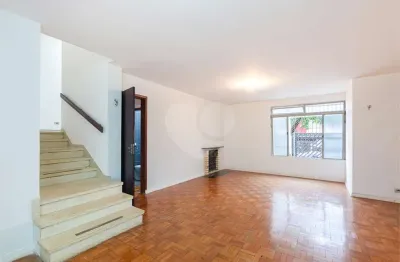 Casa com 3 quartos à venda na Rua Professor Olbiano Gomes de Melo, --, Paraíso, São Paulo