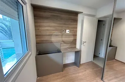 Apartamento com 2 quartos para alugar na Rua Dona Antônia de Queirós, --, Bela Vista, São Paulo