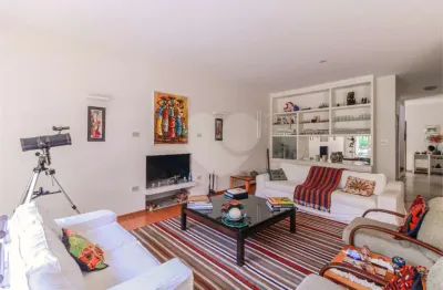 Casa com 4 quartos à venda na Rua Andrade Fernandes, --, Alto de Pinheiros, São Paulo