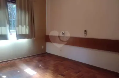 Casa com 5 quartos à venda na Rua Pombal, --, Sumaré, São Paulo