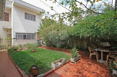 Casa com 3 quartos à venda na Rua Plínio de Morais, --, Sumaré, São Paulo
