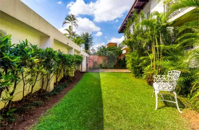 Casa com 5 quartos à venda na Rua Sucuriú, --, Alto de Pinheiros, São Paulo