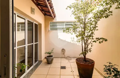 Casa com 3 quartos à venda na Rua Natingui, --, Vila Madalena, São Paulo