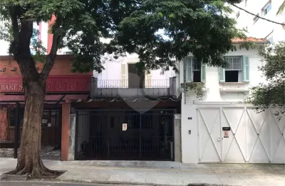 Casa com 3 quartos à venda na Rua Simão Álvares, --, Pinheiros, São Paulo
