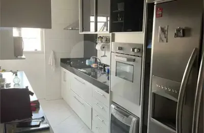 Apartamento com 3 quartos à venda na Rua João Moura, --, Pinheiros, São Paulo