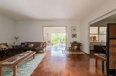 Casa com 3 quartos à venda na Rua Poconé, --, Sumaré, São Paulo