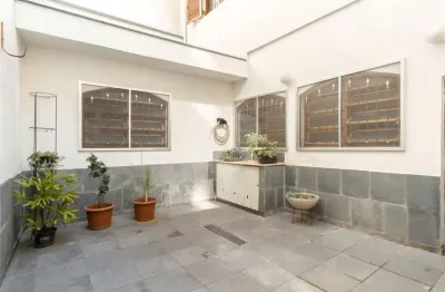 Casa com 4 quartos à venda na Rua Cotoxó, --, Perdizes, São Paulo