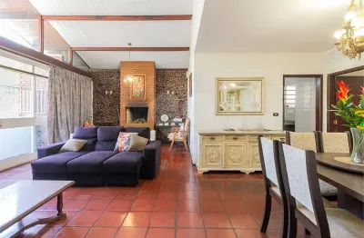Casa com 3 quartos à venda na Rua Dona Elisa Moraes Mendes, --, Alto de Pinheiros, São Paulo