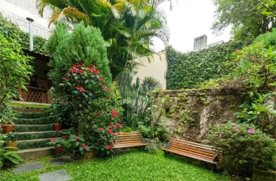 Casa com 4 quartos à venda na Rua Natingui, --, Vila Madalena, São Paulo