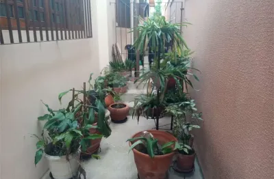 Casa com 3 quartos à venda na Rua Votupoca, --, Vila Ipojuca, São Paulo