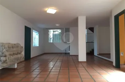 Casa com 3 quartos à venda na Rua Santarém, --, Pacaembu, São Paulo