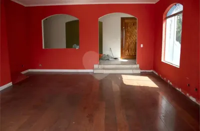 Casa com 4 quartos para alugar na Rua Madre Mazzarello, --, Alto de Pinheiros, São Paulo